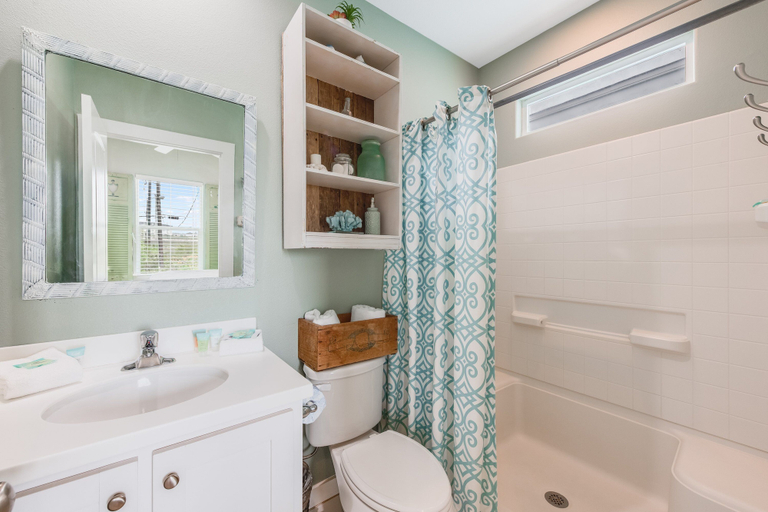 Bathroom 4, Caney Creek Beach Club, Nueces