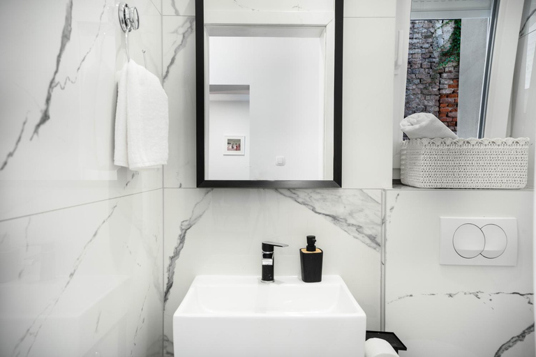 Bathroom 2, Apartman Legenda, Zagreb