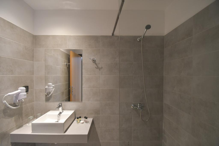 Bathroom, Evita Bay, South Aegean