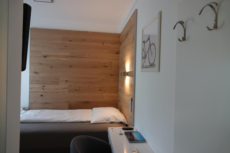 Bedroom 10