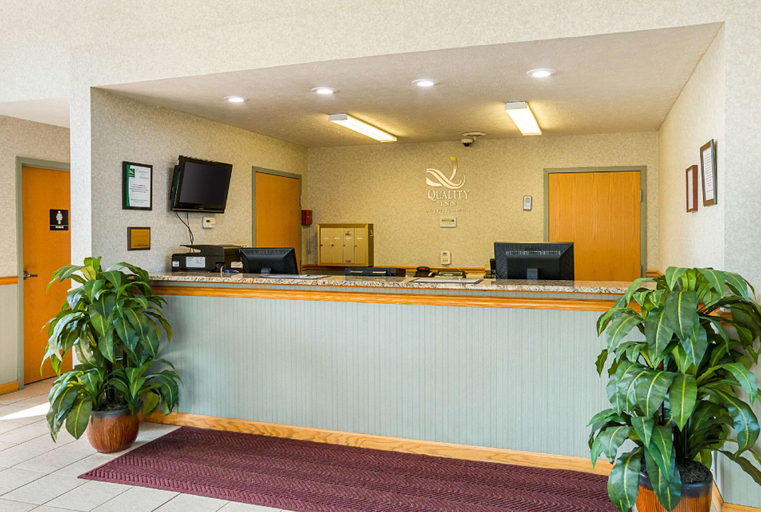 Public Area 2, Quality Inn Weston, Lewis