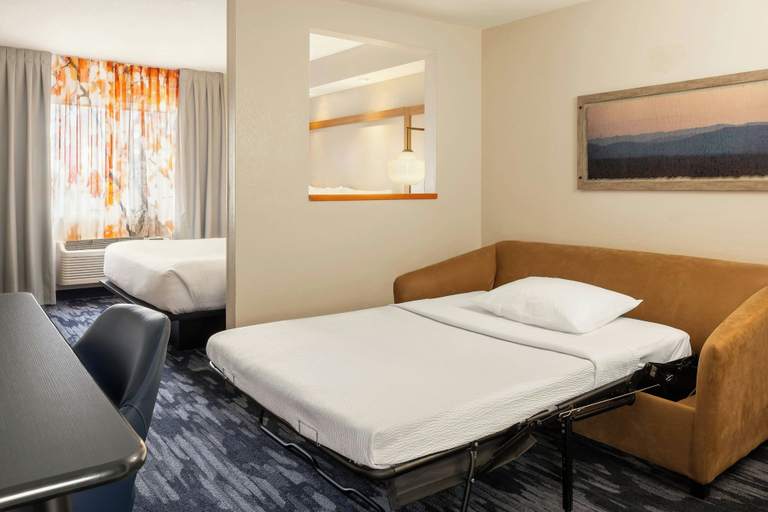 Bedroom 3, Fairfield Inn & Suites Minneapolis St. Paul / Roseville, Ramsey