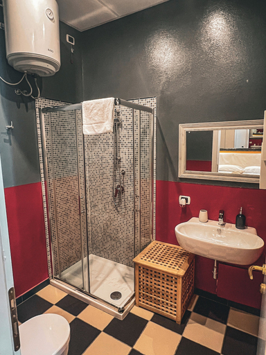 Bathroom 5, Chambres du Monde, Cagliari