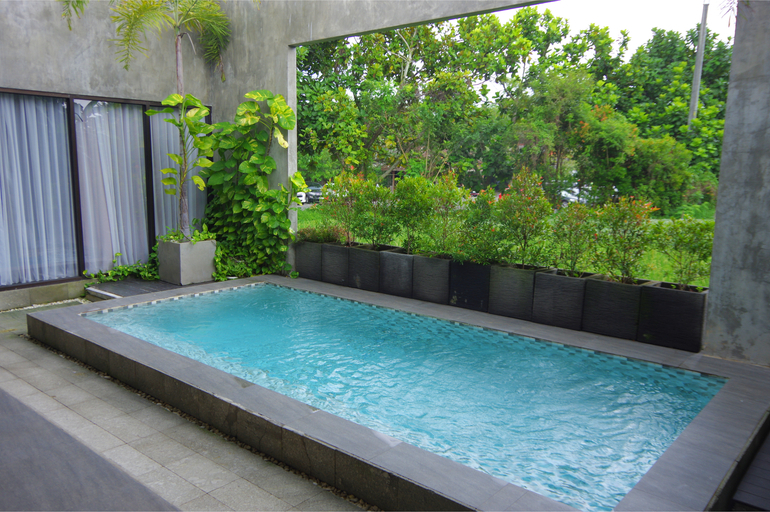 Swimming Pool 4