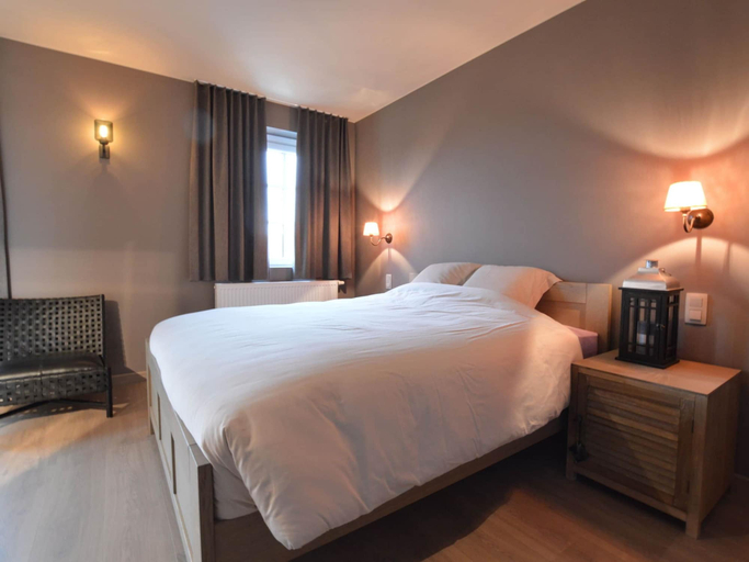 Bedroom 2, Cozy Holiday Home in Aalter near Lake, Oost-Vlaanderen
