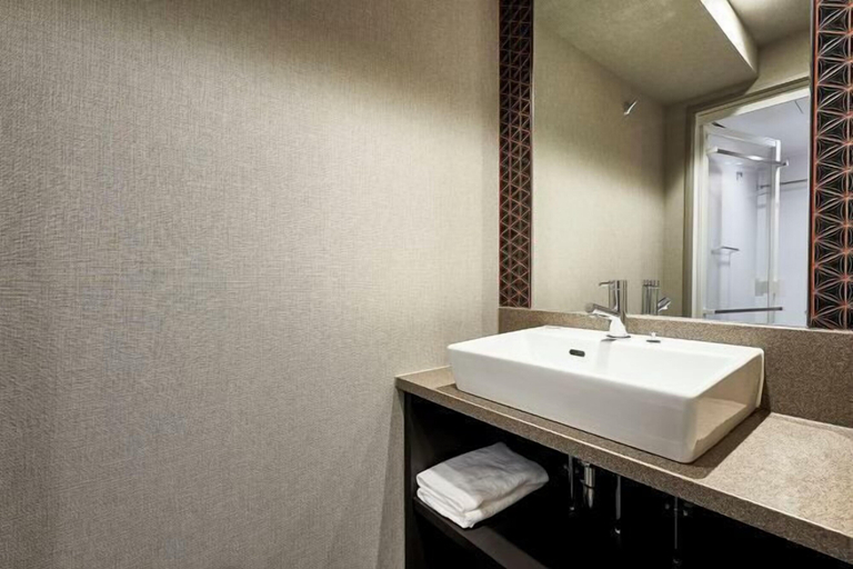 Bathroom 12