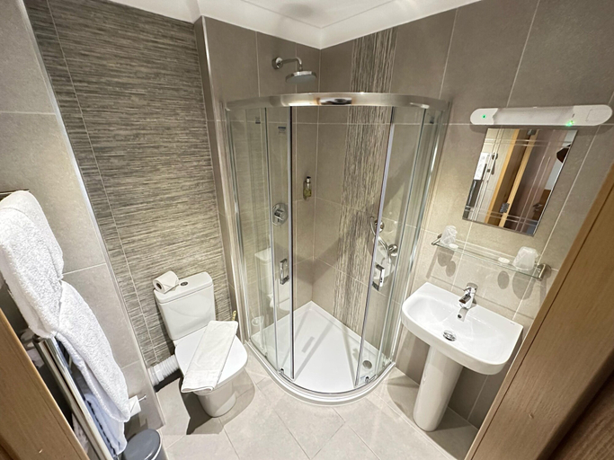 Bathroom 4, Hill Park Hotel, Fife