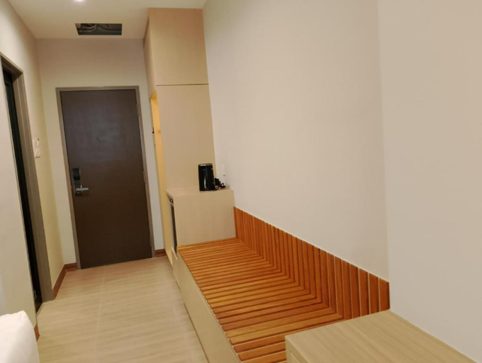 Bedroom 3, Forum Hotel, Penang Island