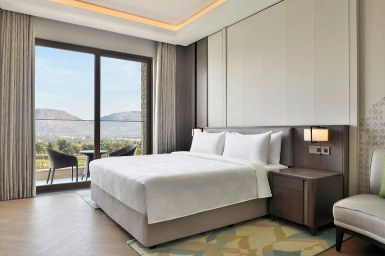 Bedroom 3, JW Marriott Bengaluru Prestige Golfshire Resort & Spa, Bangalore Rural
