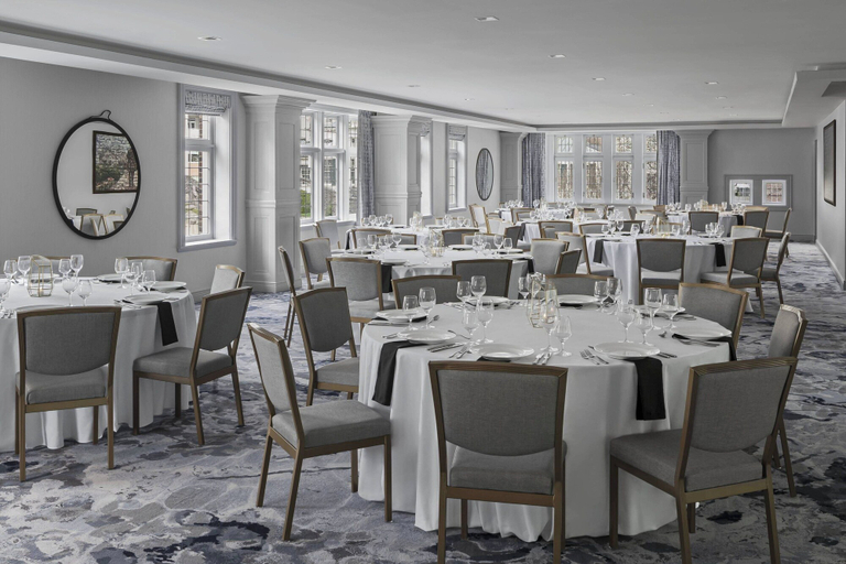 Food & Drinks 5, The Lytle Park Hotel, Autograph Collection, Hamilton