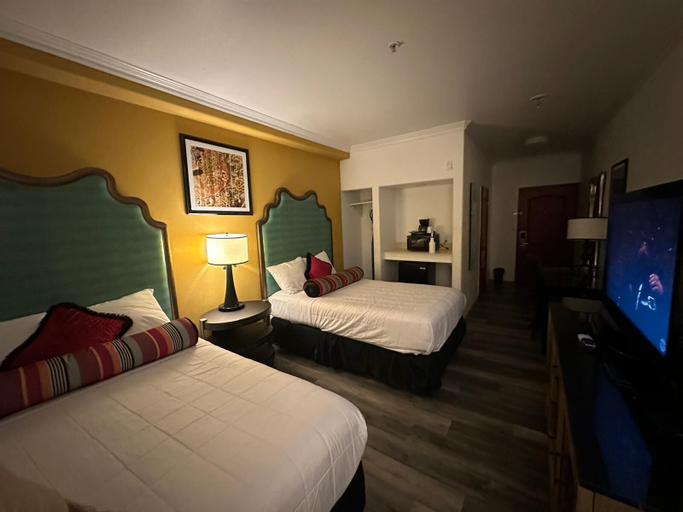 Bedroom 4, Howard Johnson by Wyndham Bakersfield, Kern