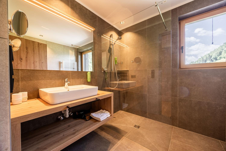 Bathroom 3, Hotel Rommisa, Bolzano