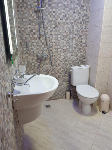 Bathroom 4, Lombardi Family Hotel, Rousse