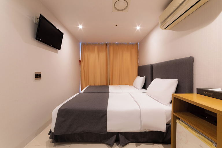 Bedroom 12