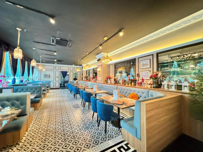 Food & Drinks, Kinta River Town Suites By IWH, Kinta