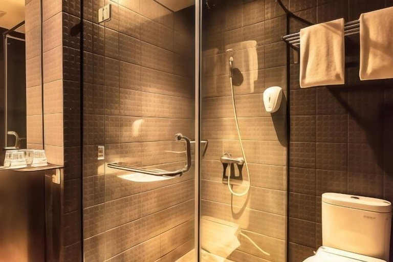 Bathroom 12