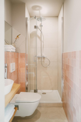 Bathroom 12