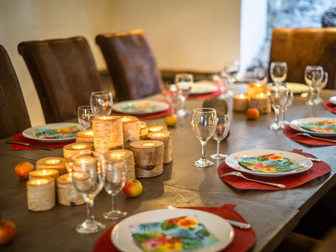 Food & Drinks 5, Luxurious Farmhouse Near Forest in Anhee, Namur