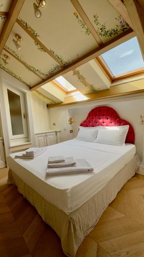 Bedroom 2, L'echelle Rouge, Alpes-Maritimes