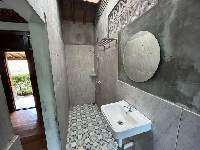 Bathroom 4