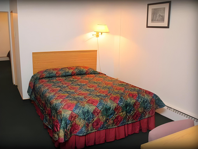 Bedroom 12