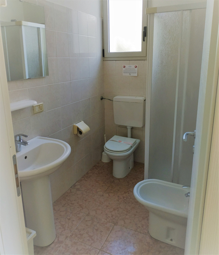 Bathroom 5, Bran & Denise - Apartments, Verona