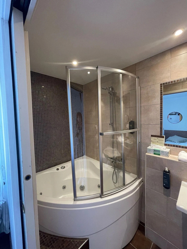 Bathroom 4, Hotel Ulysse Montpellier Centre, Hérault