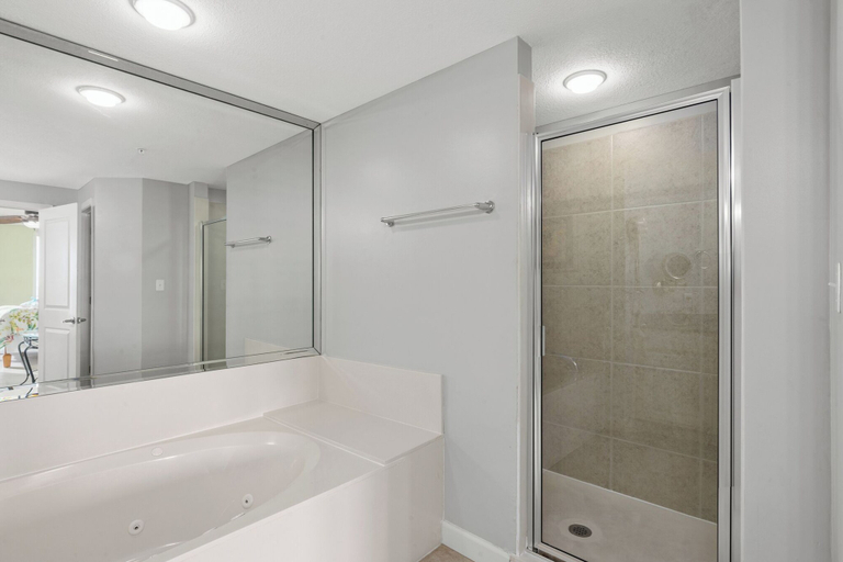Bathroom 4, Grandview Oasis! 3BR 2BA Sleeps 9! Gulf-front Tranquility Beckons!, Bay