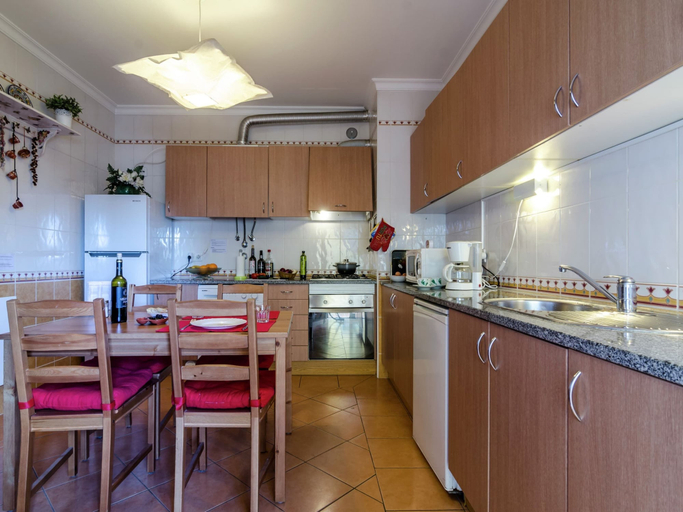 Others 5, Apartment in Lagos Near the Beach, Lagos