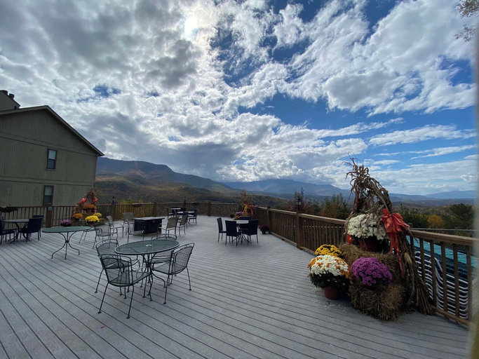 Food & Drinks, Deer Ridge Mountain Resort by Jackson Mountain Rentals, Sevier