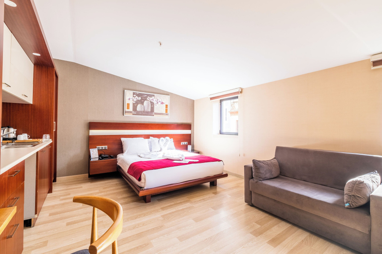 Bedroom 2, Park By Clover, Şişli