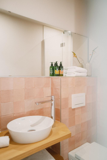 Bathroom 27