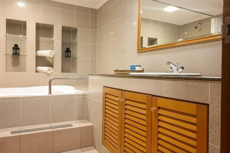 Bathroom 18