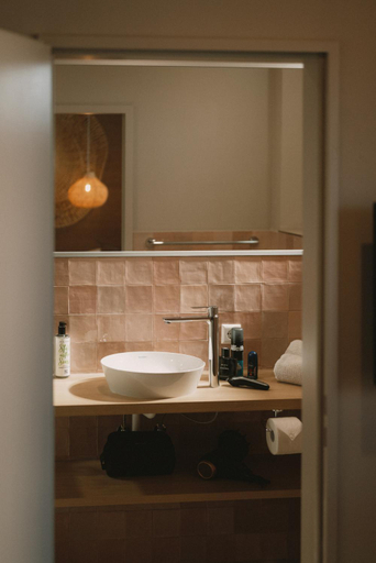 Bathroom 16