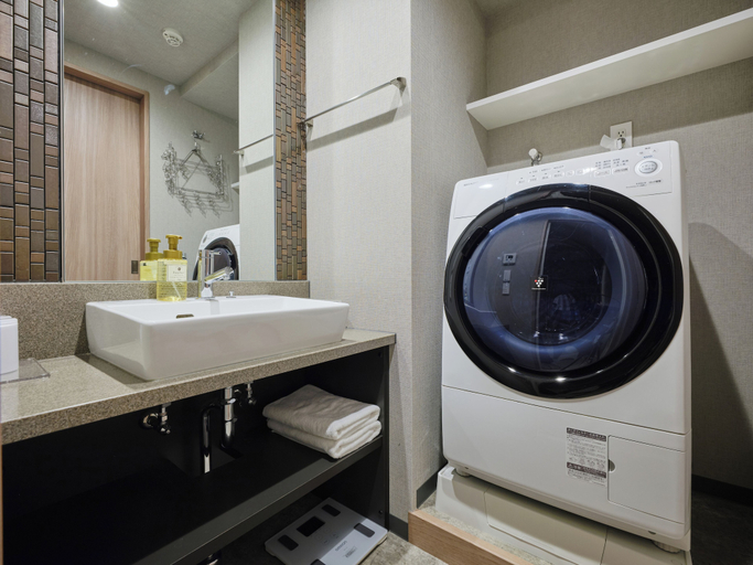 Bathroom 11