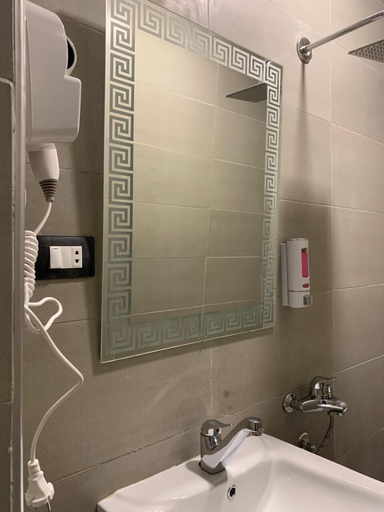 Bathroom 5, Montana Hotel, 'Abdin