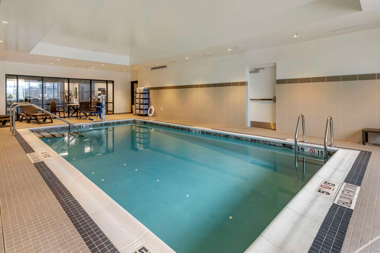 Sport & Beauty, Comfort Inn & Suites Pittsburgh-Northshore, Allegheny