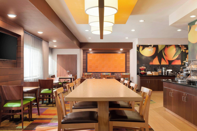 Food & Drinks 5, Fairfield Inn & Suites Longview, Gregg