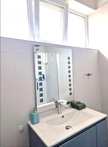 Bathroom 2, BB Residence, Arad