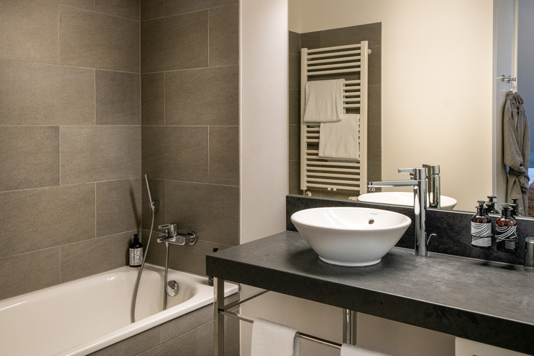 Bathroom 3, INNSiDE by Meliá Dresden, Dresden