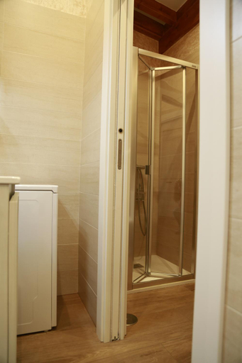Bathroom 2, Apartamentos La Arena, Cantabria