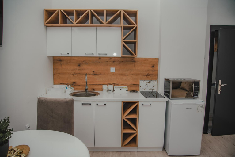 Others 3, Jes Apartments, Leskovac
