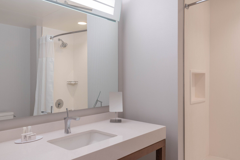 Bathroom 4, Courtyard by Marriott Thousand Oaks Agoura Hills, Los Angeles