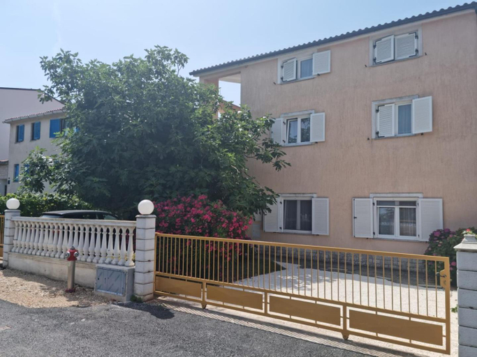 Others 5, Apartments Lara, Medulin