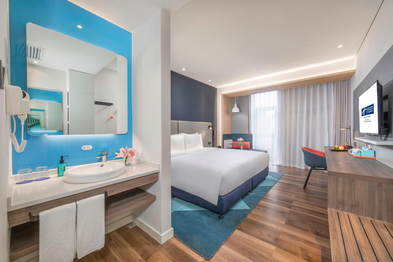Bedroom 8