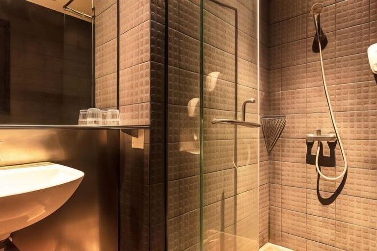 Bathroom 10