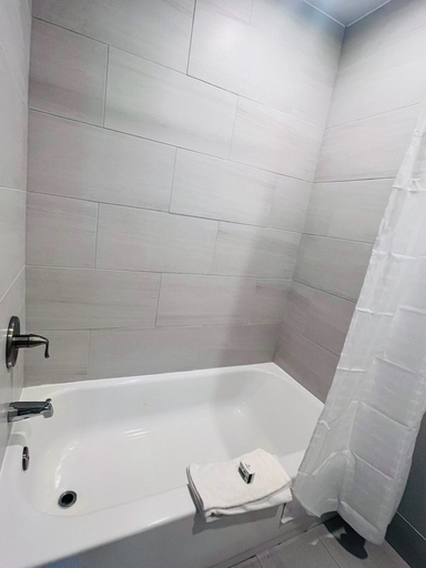 Bathroom 4, Baymont by Wyndham Indianapolis South, Indianapolis