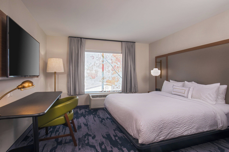 Bedroom 4, Fairfield Inn & Suites by Marriott Boston Walpole, Norfolk