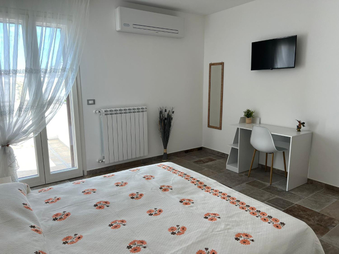 Others 3, B&B DA SAMUELE E ANDREA, Lecce