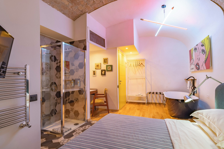 Bedroom 4, SuperDAB, Roma